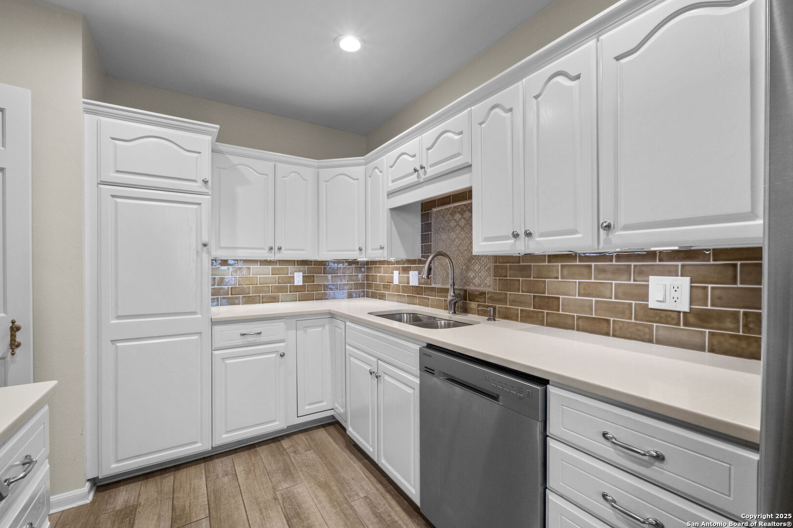 1 TOWERS PARK LN 912