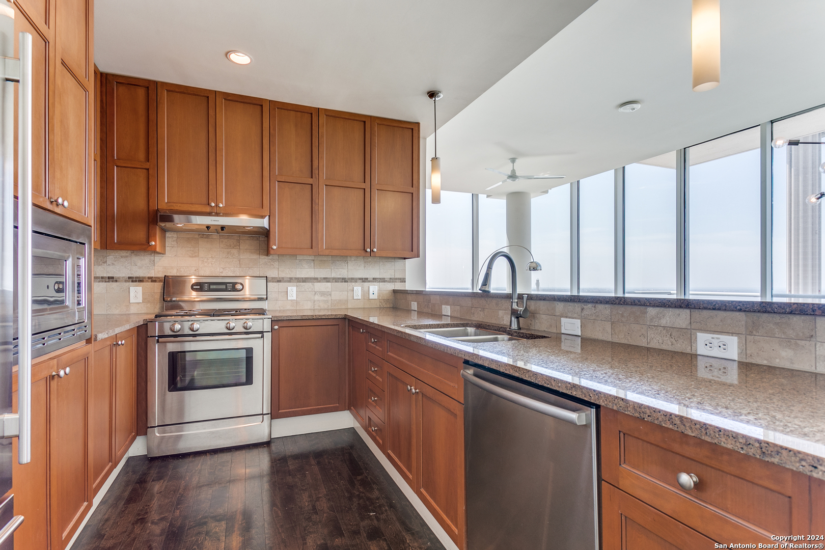 610 E MARKET ST 2507