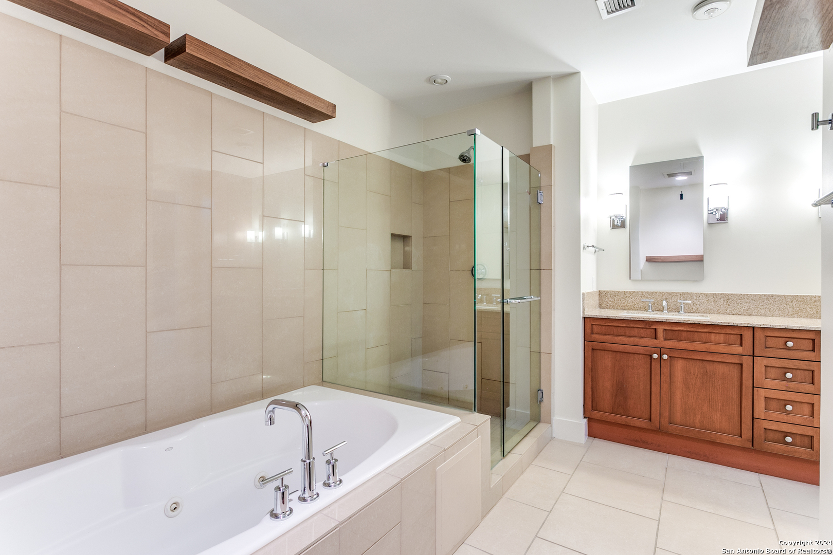 610 E MARKET ST 2507