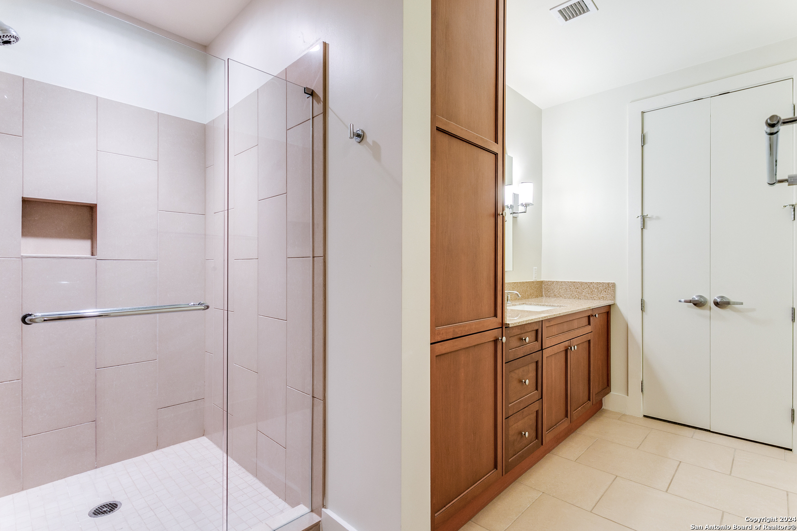 610 E MARKET ST 2507