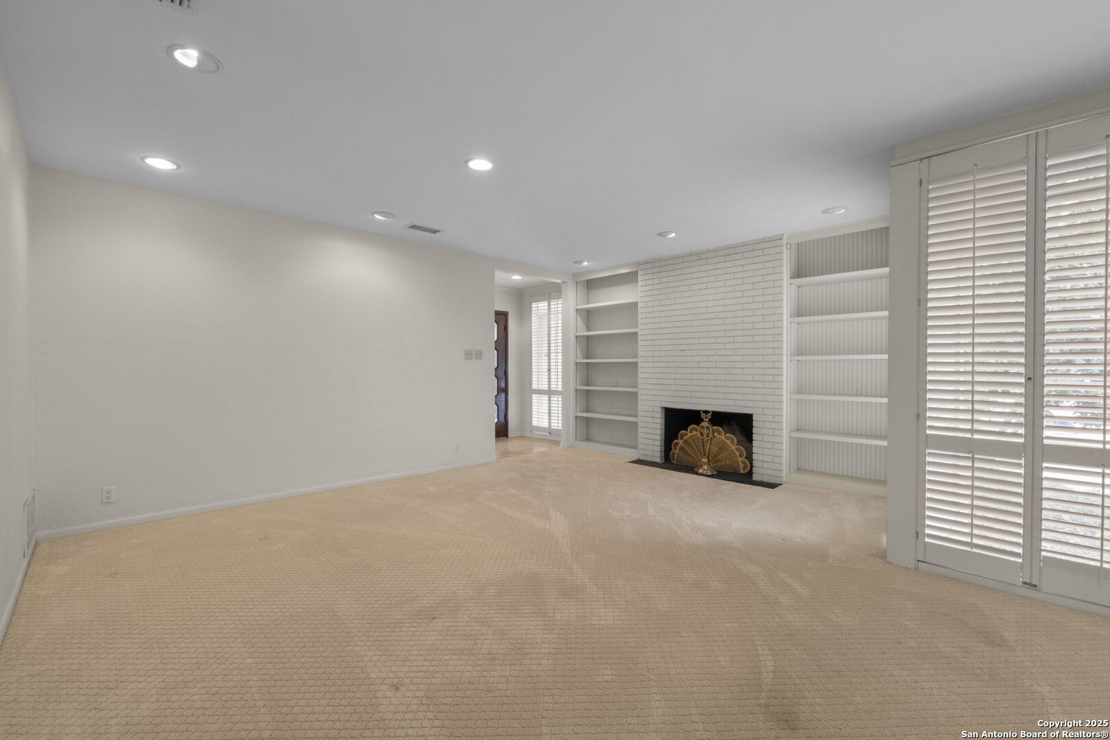220 ALLEN ST