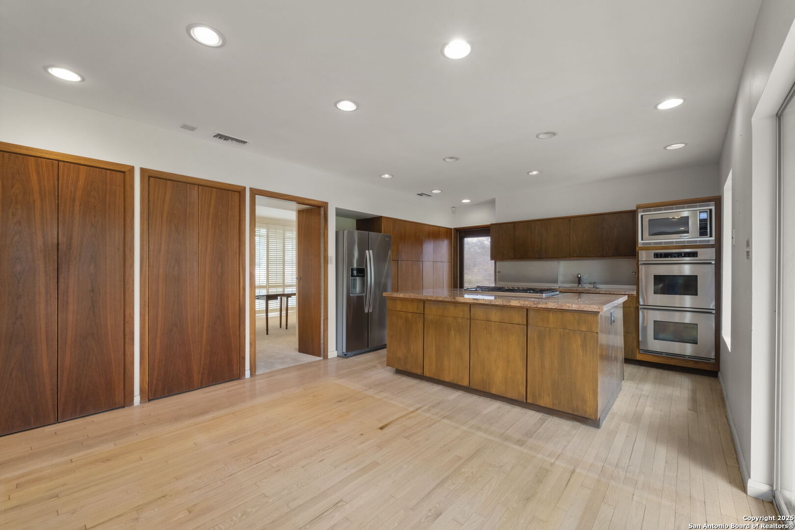 220 ALLEN ST