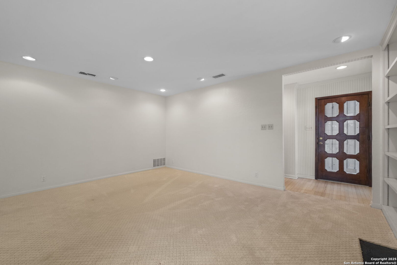 220 ALLEN ST