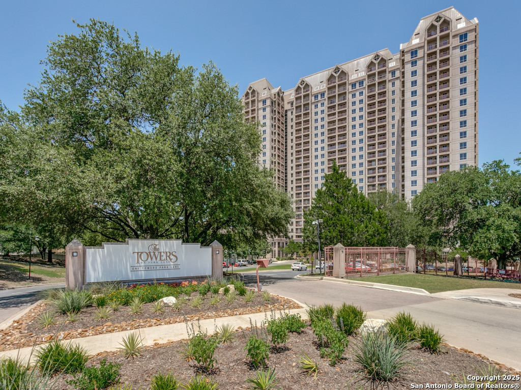 1 TOWERS PARK LN 416