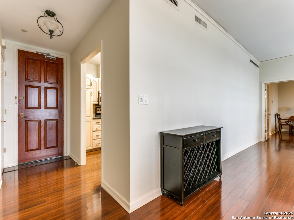 1 TOWERS PARK LN 416