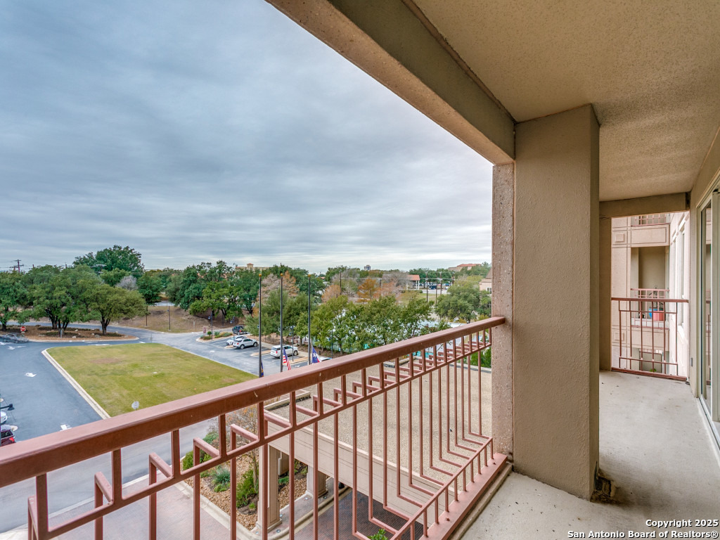 1 TOWERS PARK LN 416