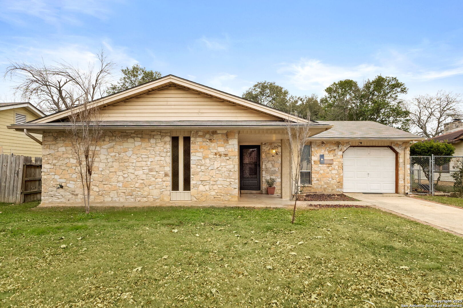 404 BEVERLY DR