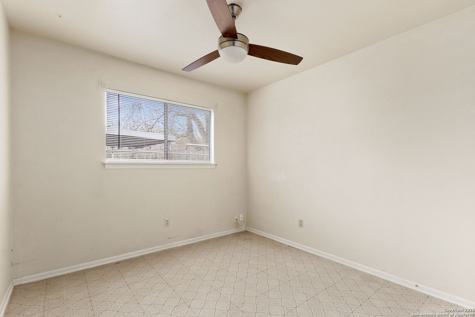 404 BEVERLY DR