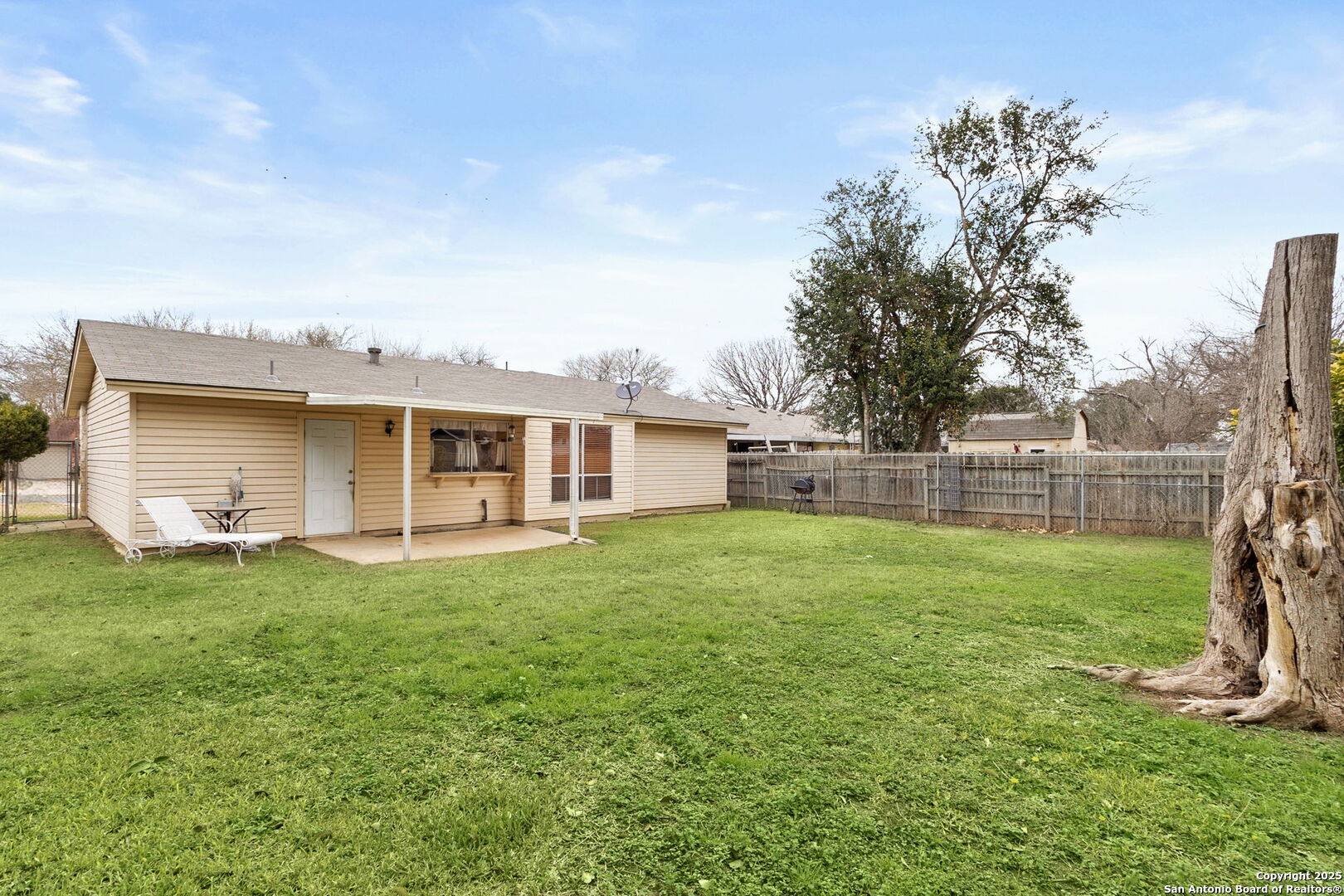 404 BEVERLY DR