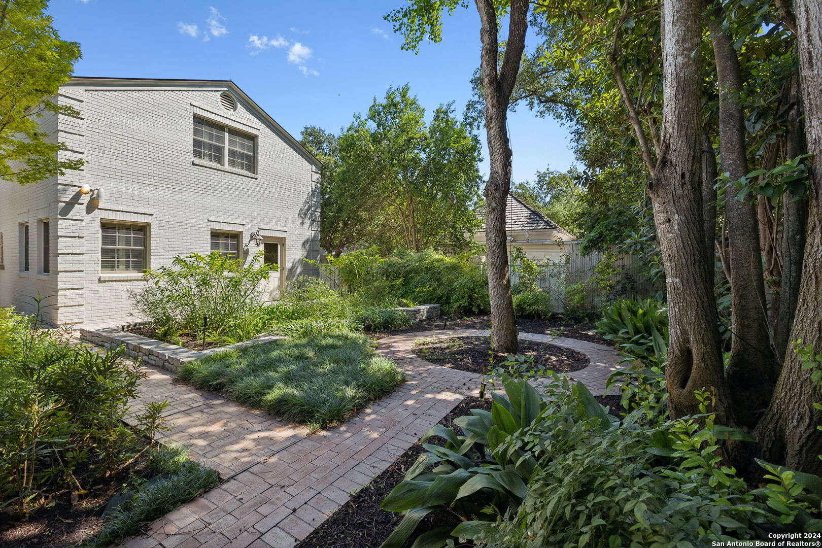 640 Ivy Lane