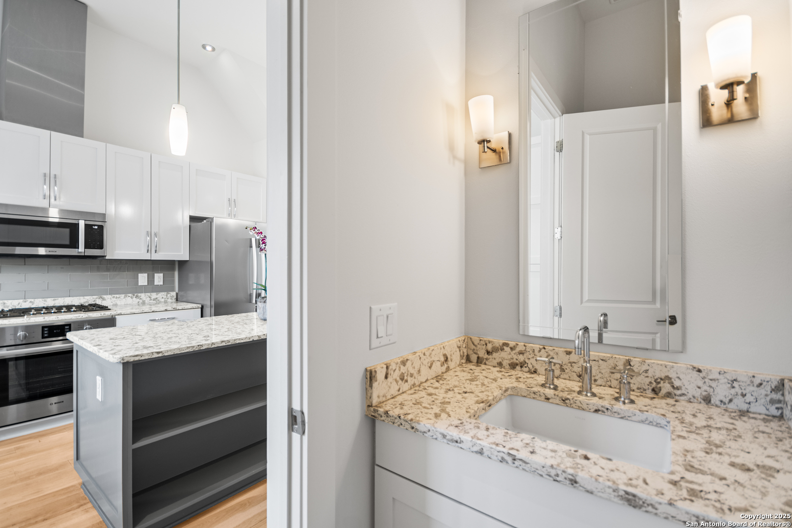 1134 E QUINCY