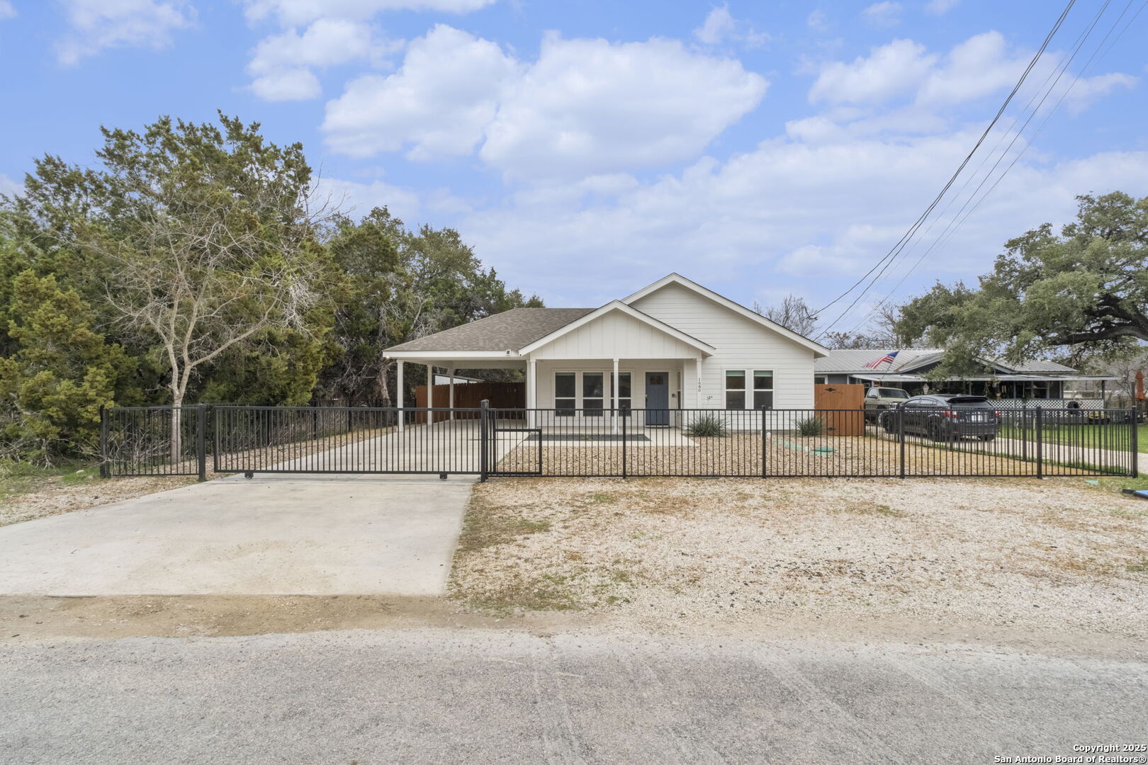 1680 LAKEVIEW DR