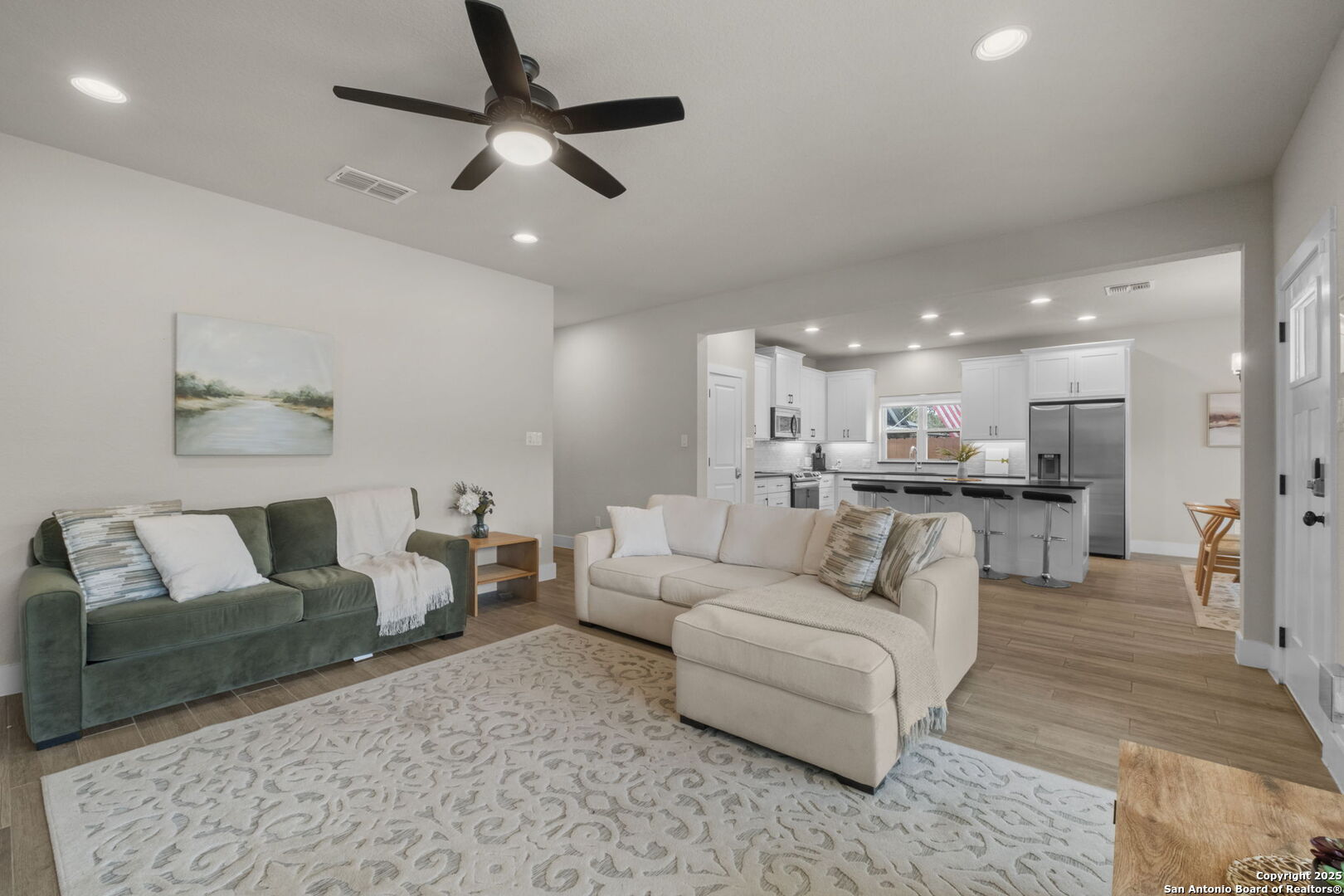 1680 LAKEVIEW DR