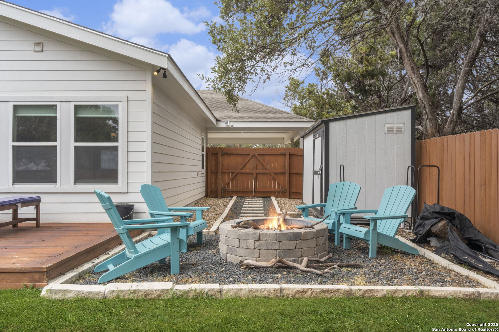 1680 LAKEVIEW DR