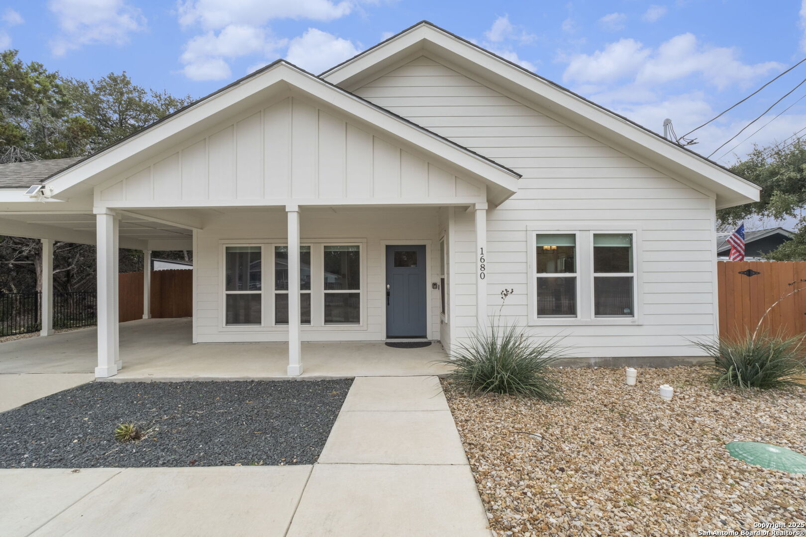 1680 LAKEVIEW DR