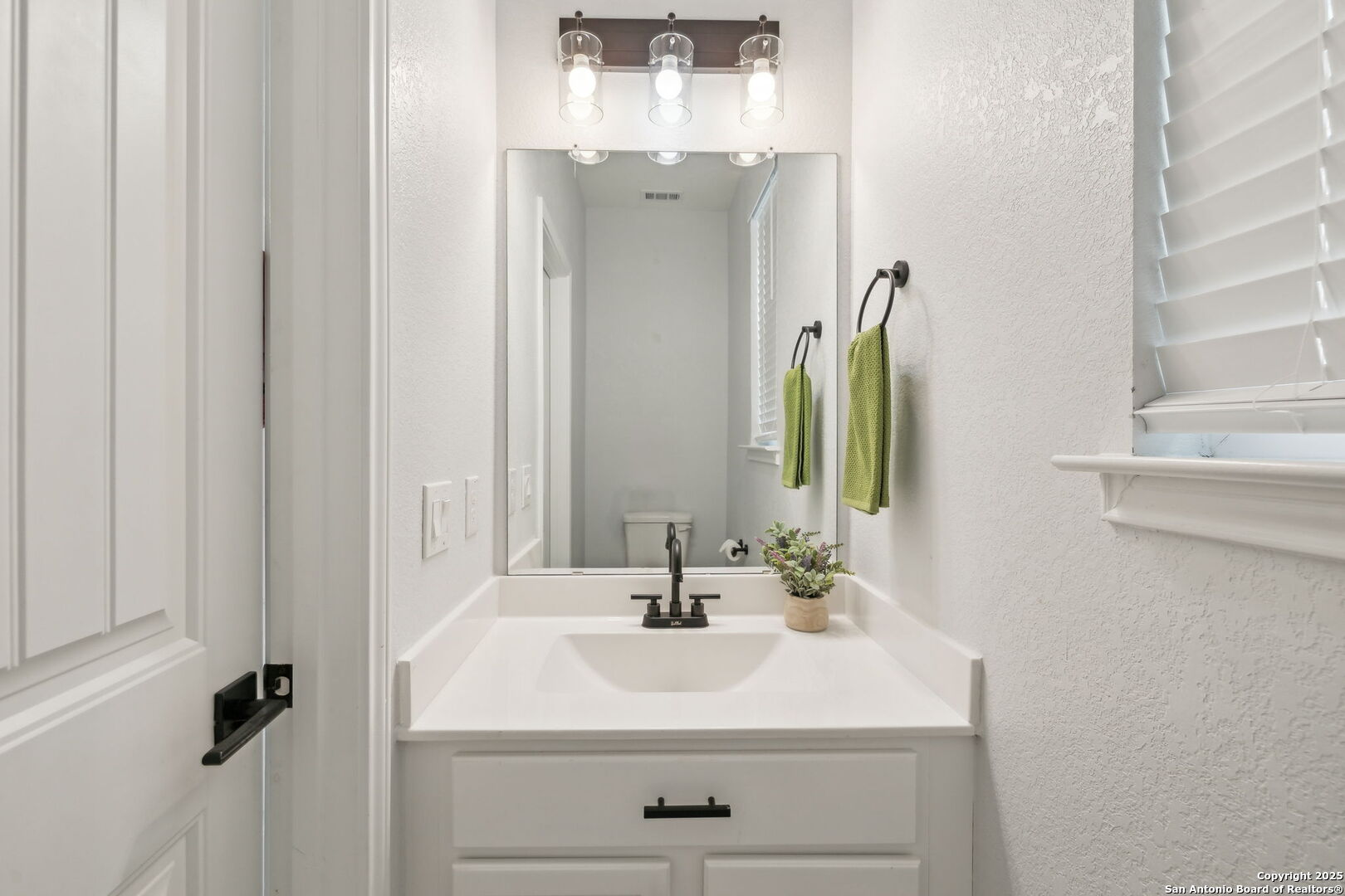 8330 Belgard Cv