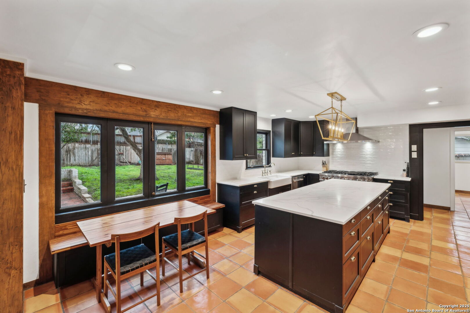 2214 Briarwood Dr