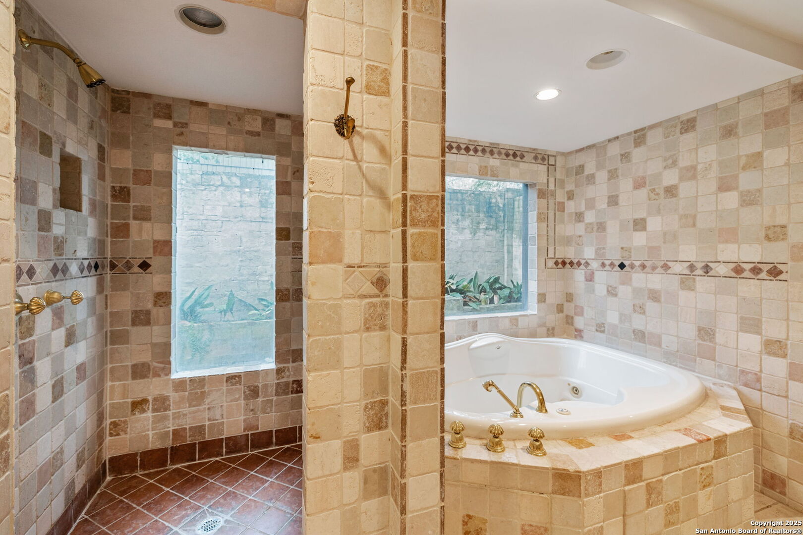 2214 Briarwood Dr