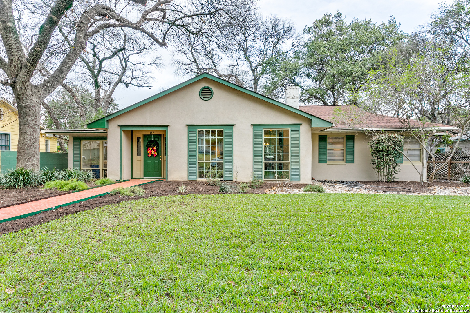 145 SCHREINER PL