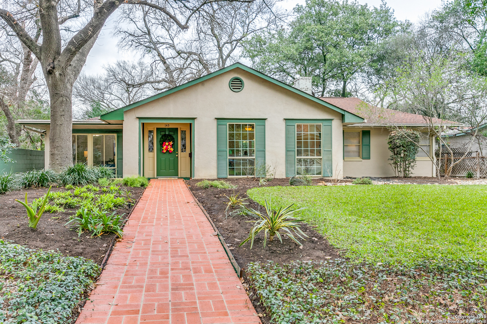 145 SCHREINER PL