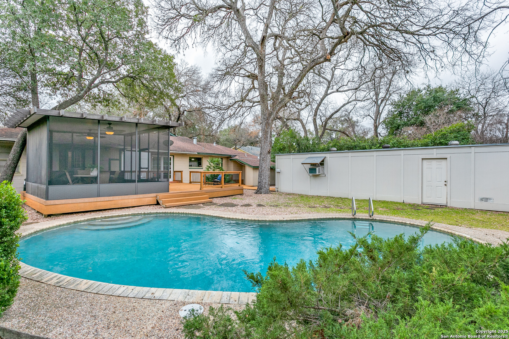 145 SCHREINER PL