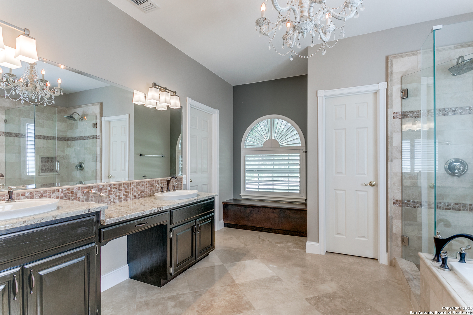 19602 ENCINO CROWN