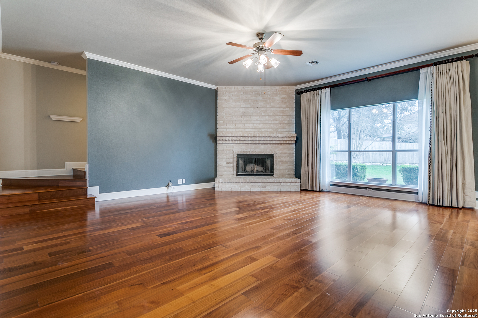 19602 ENCINO CROWN