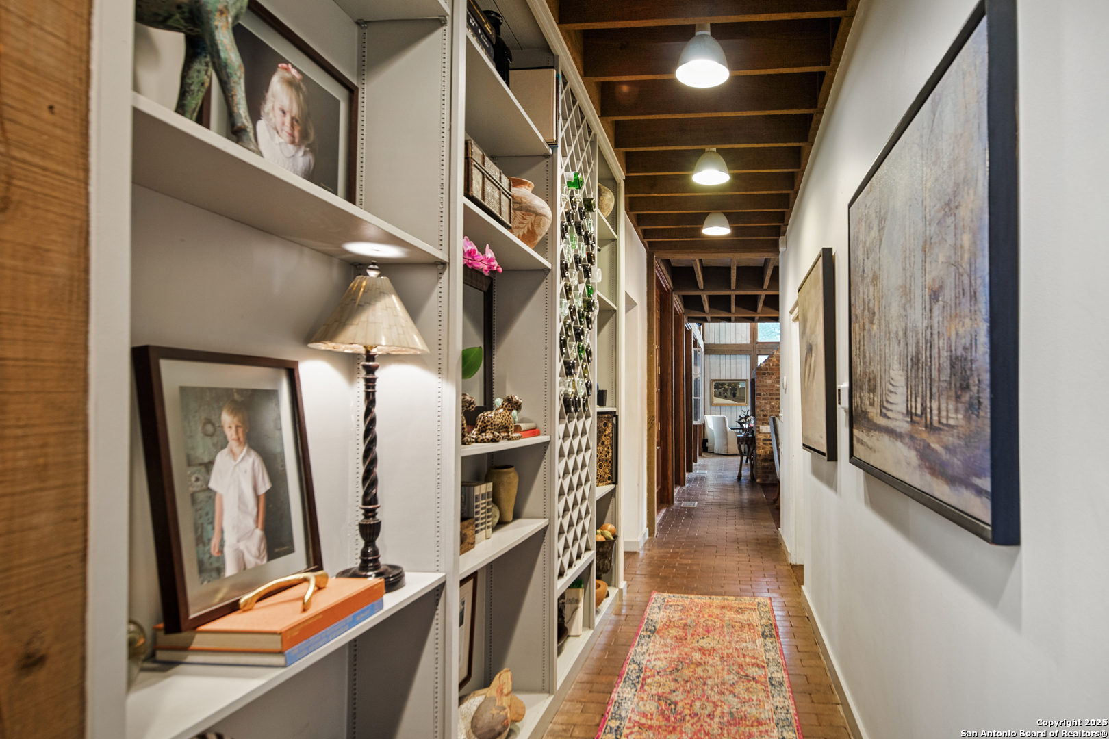 200 COUNTRY LANE DR