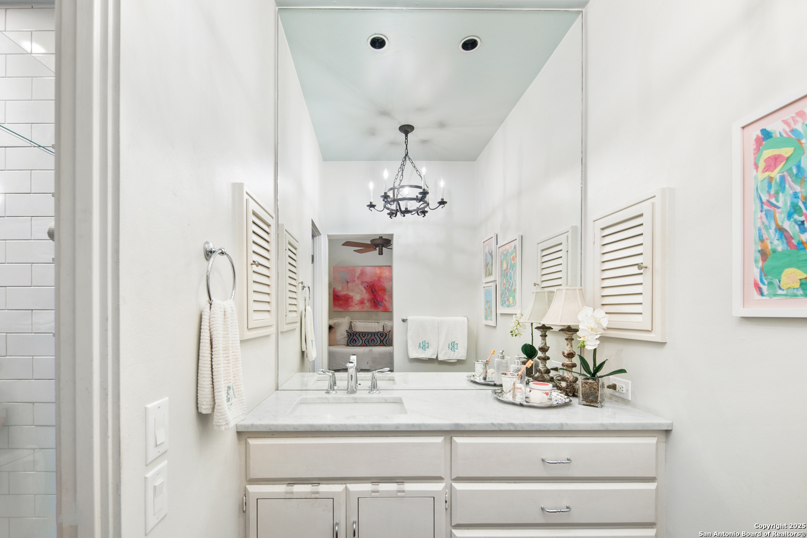 200 COUNTRY LANE DR
