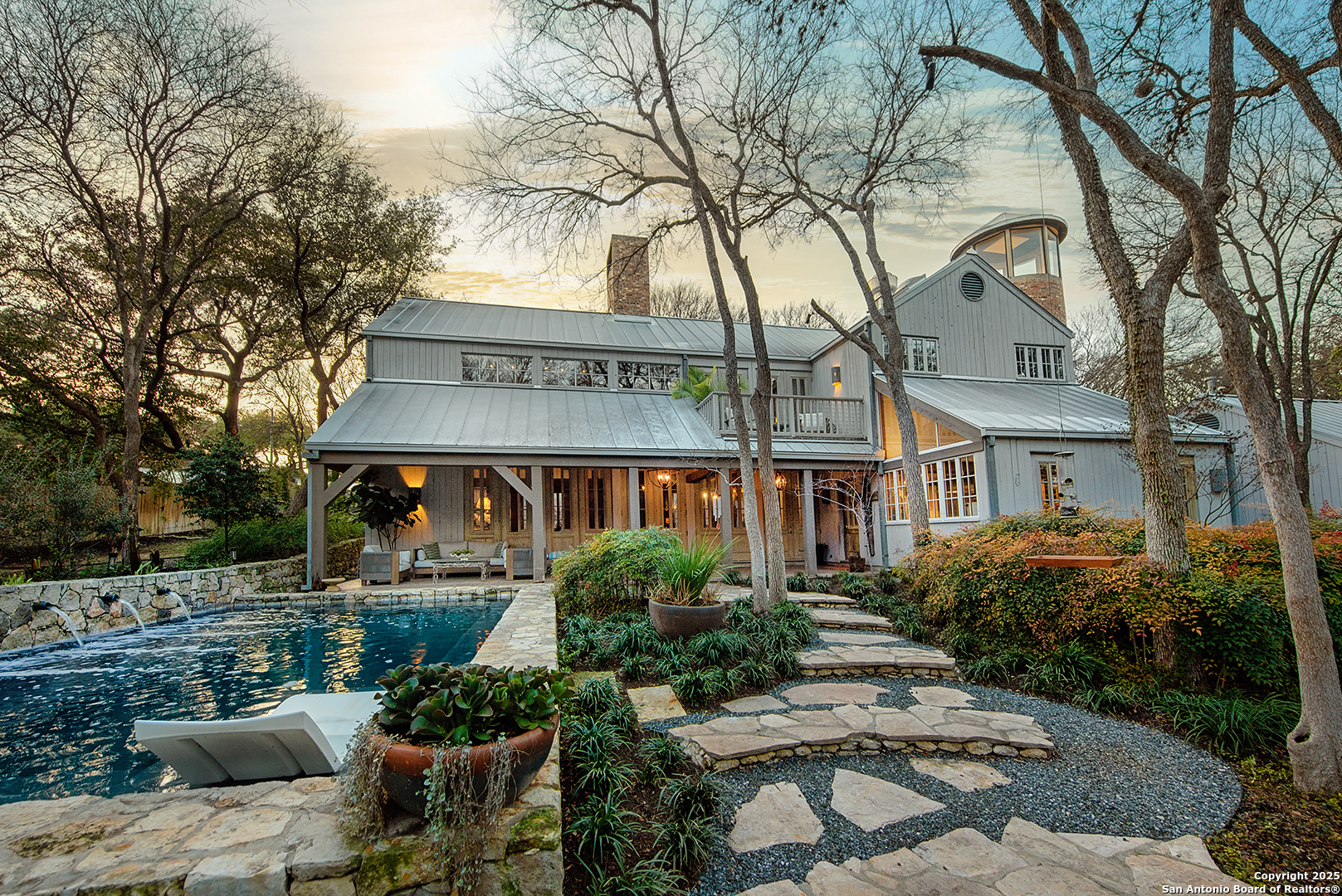 200 COUNTRY LANE DR
