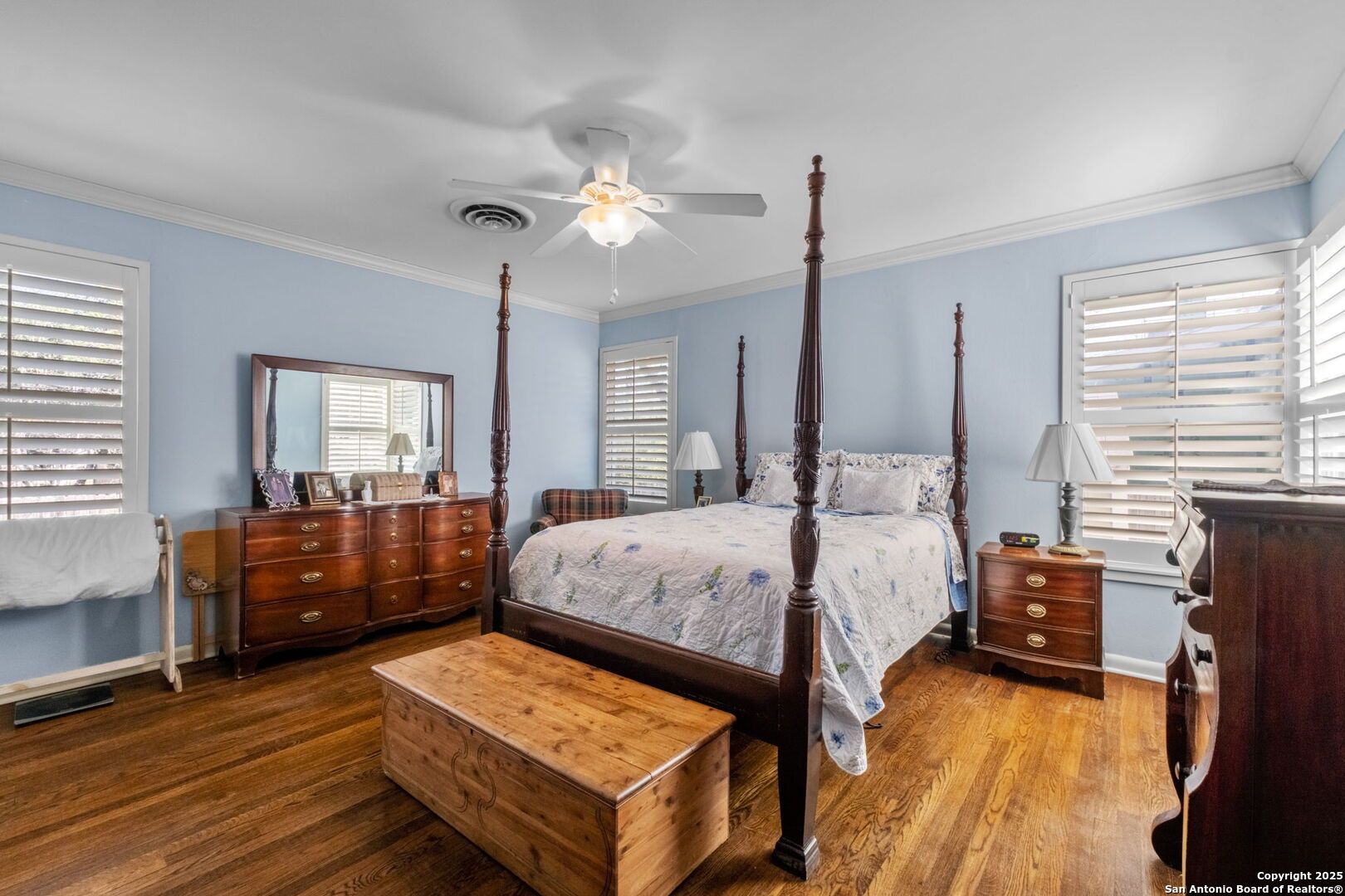 709 CANTERBURY HILL