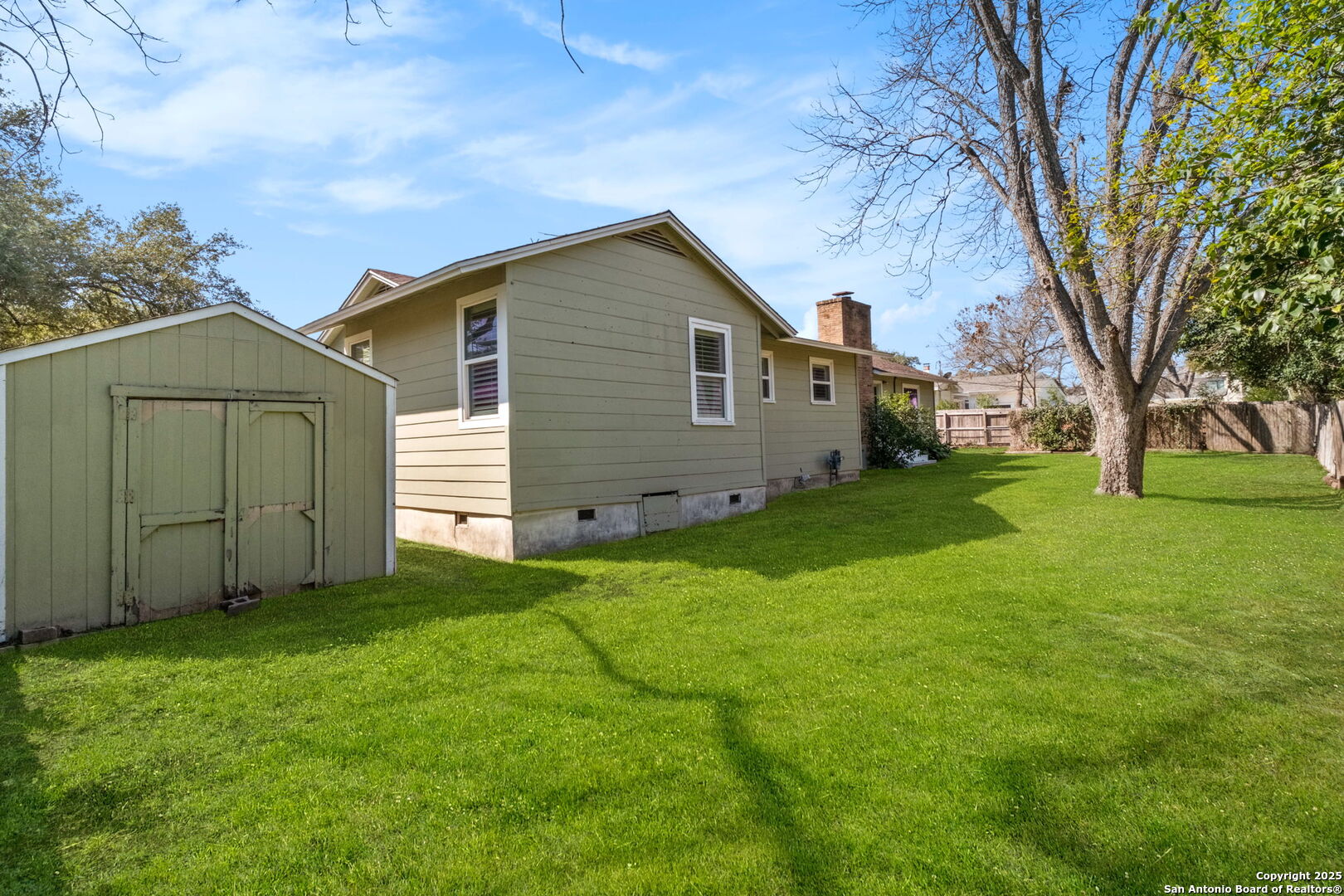 709 CANTERBURY HILL
