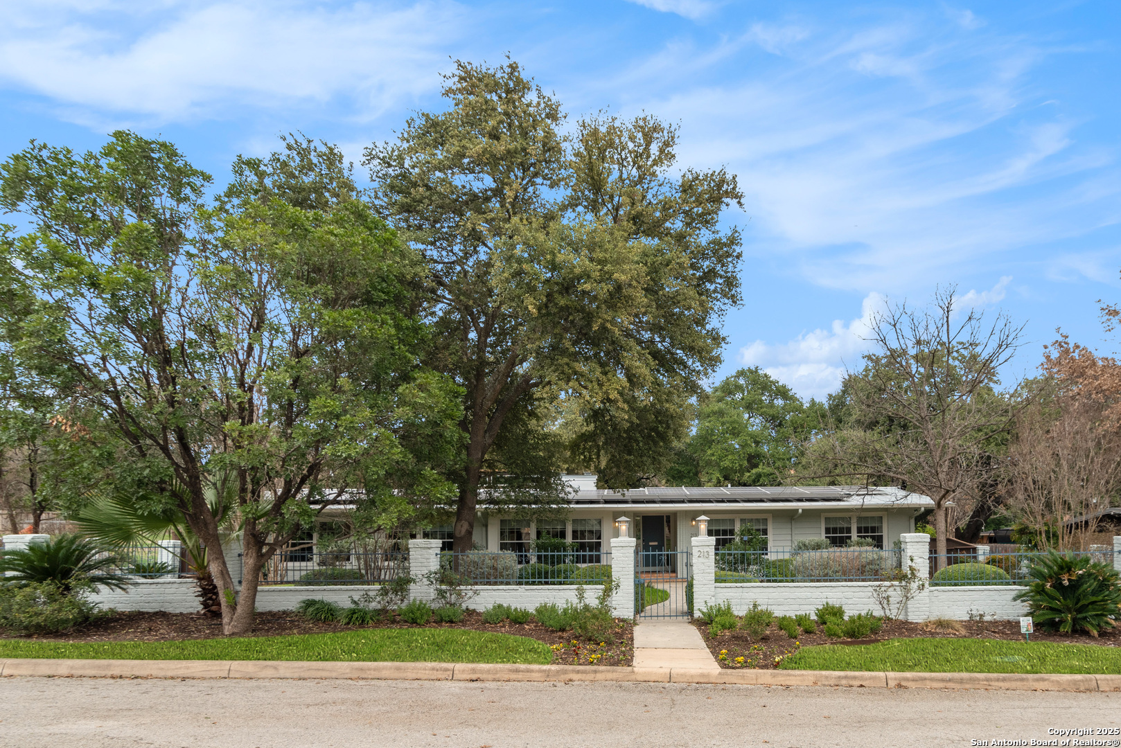 213 NEWBURY TER