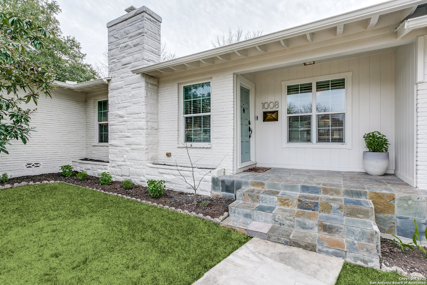1008 Ivy Lane