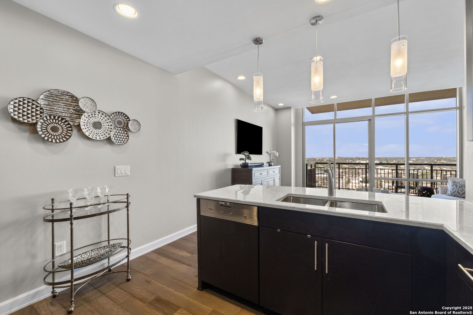 4242 Broadway 1505