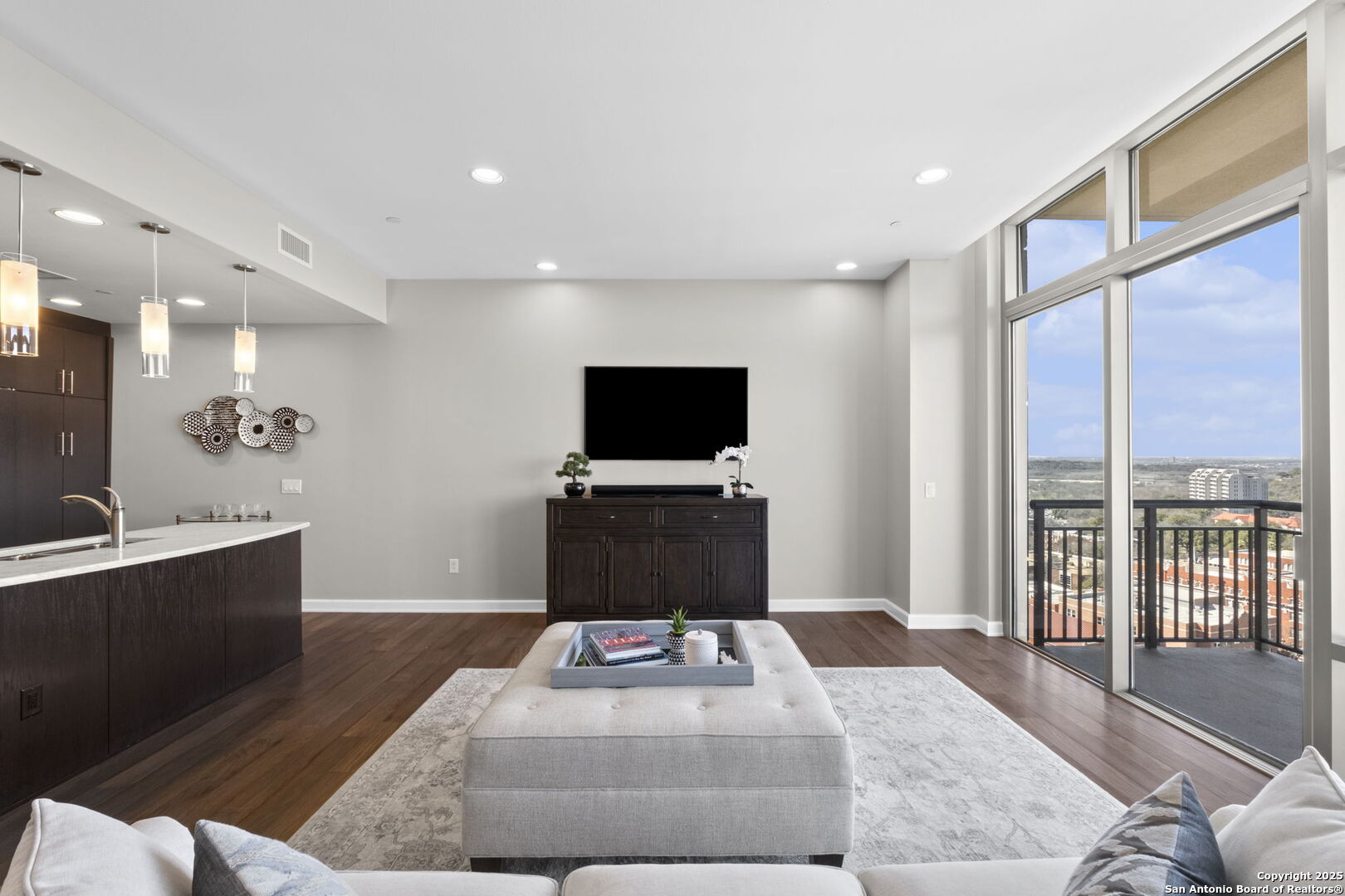 4242 Broadway 1505