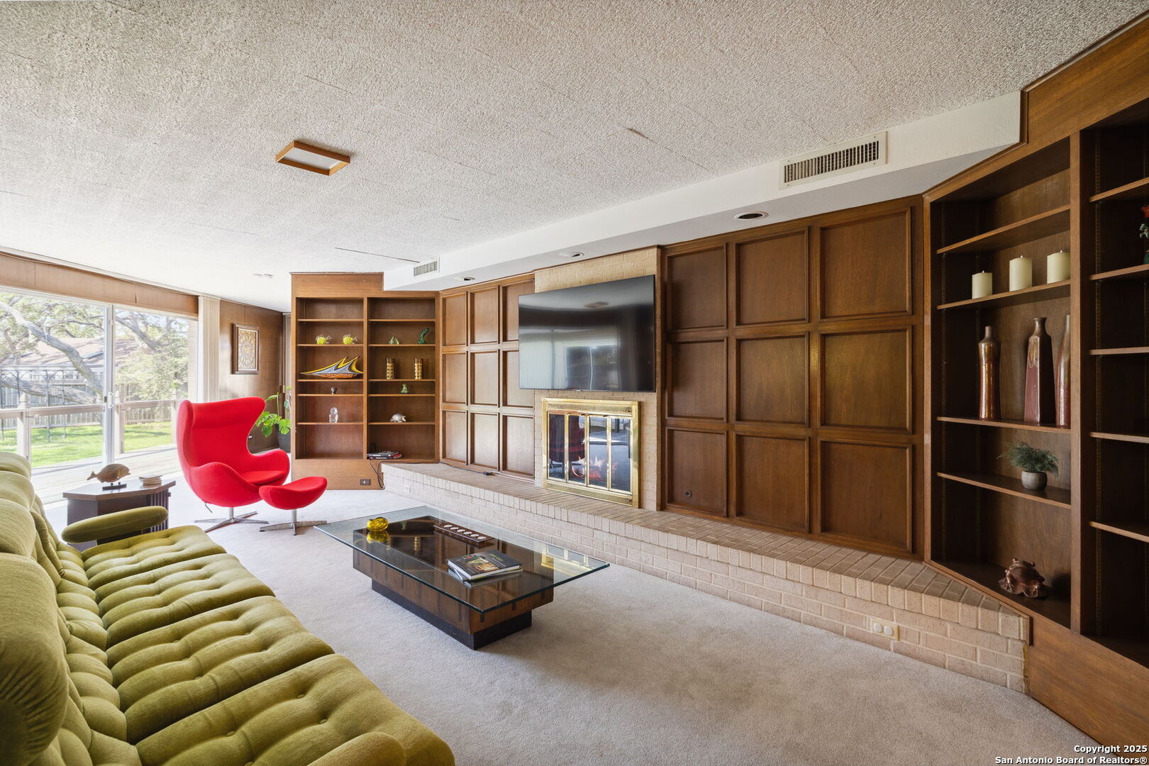 225 CAROLWOOD DR