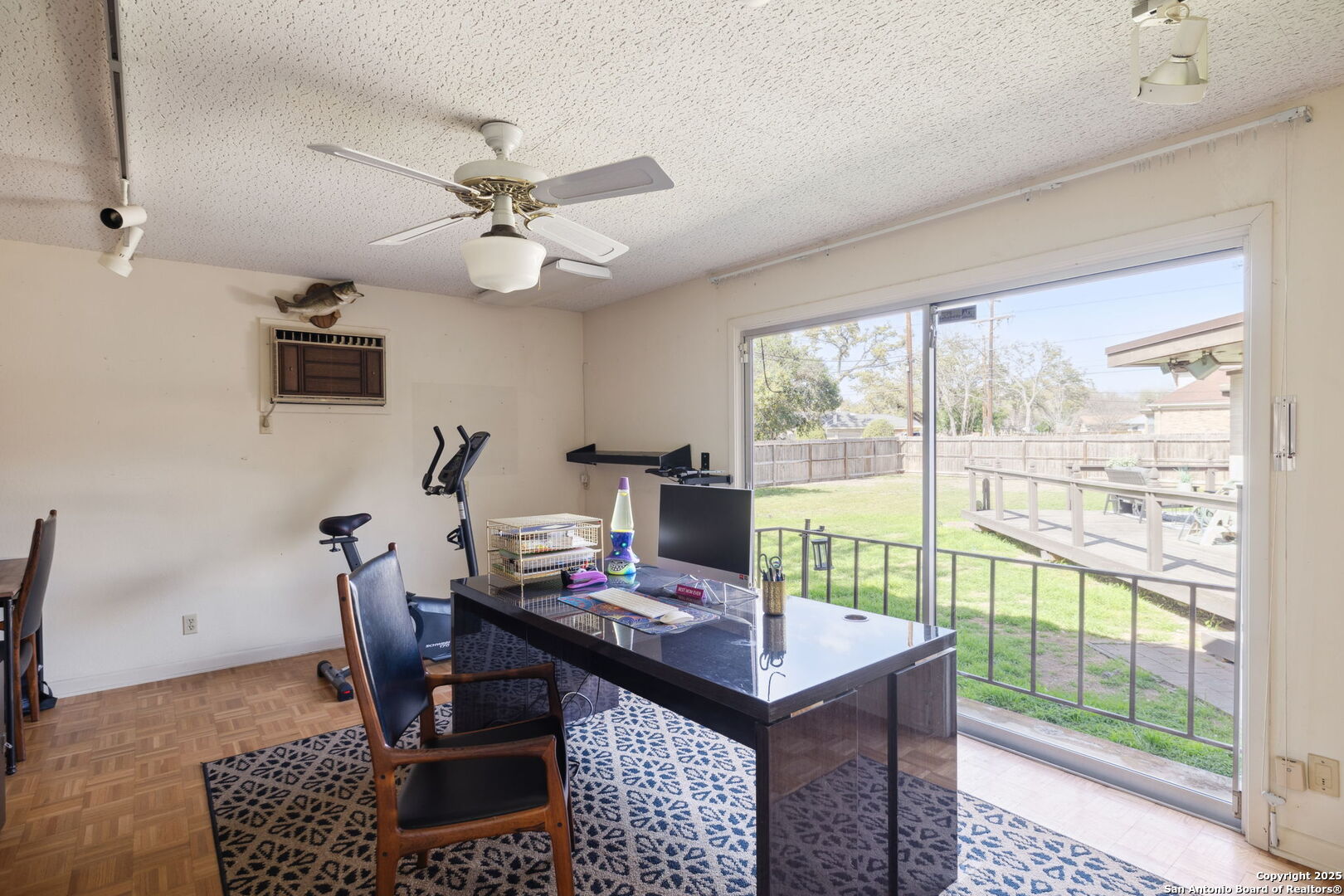 225 CAROLWOOD DR