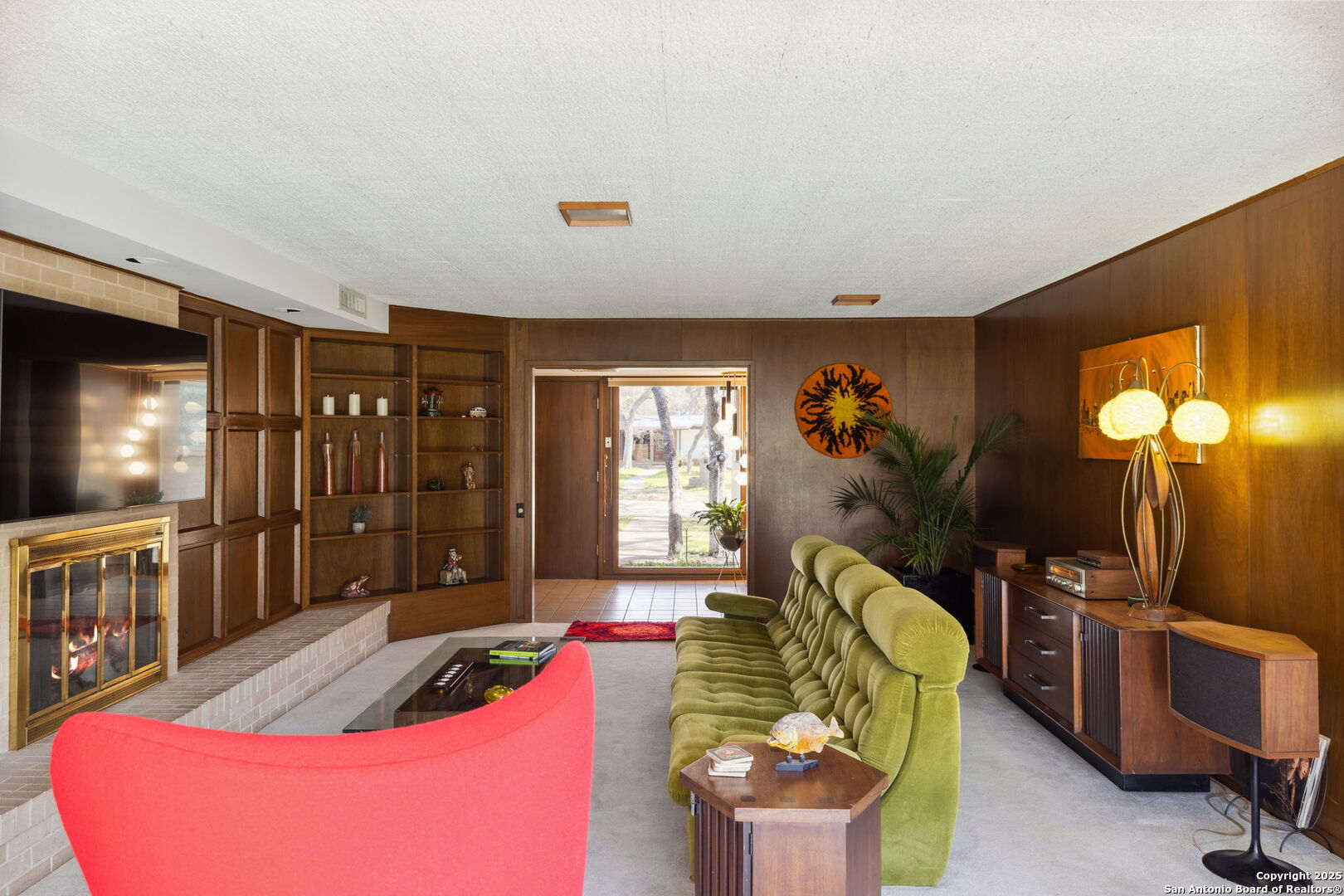 225 CAROLWOOD DR