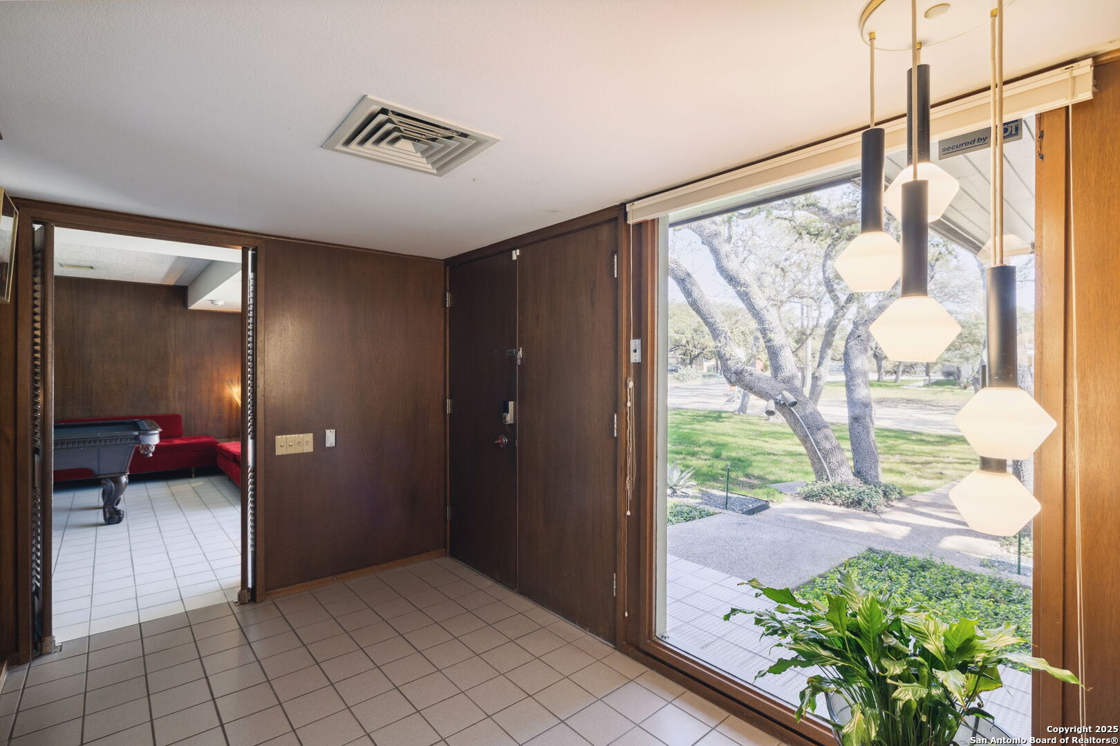225 CAROLWOOD DR