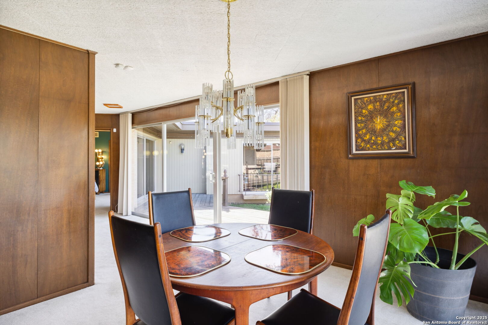 225 CAROLWOOD DR