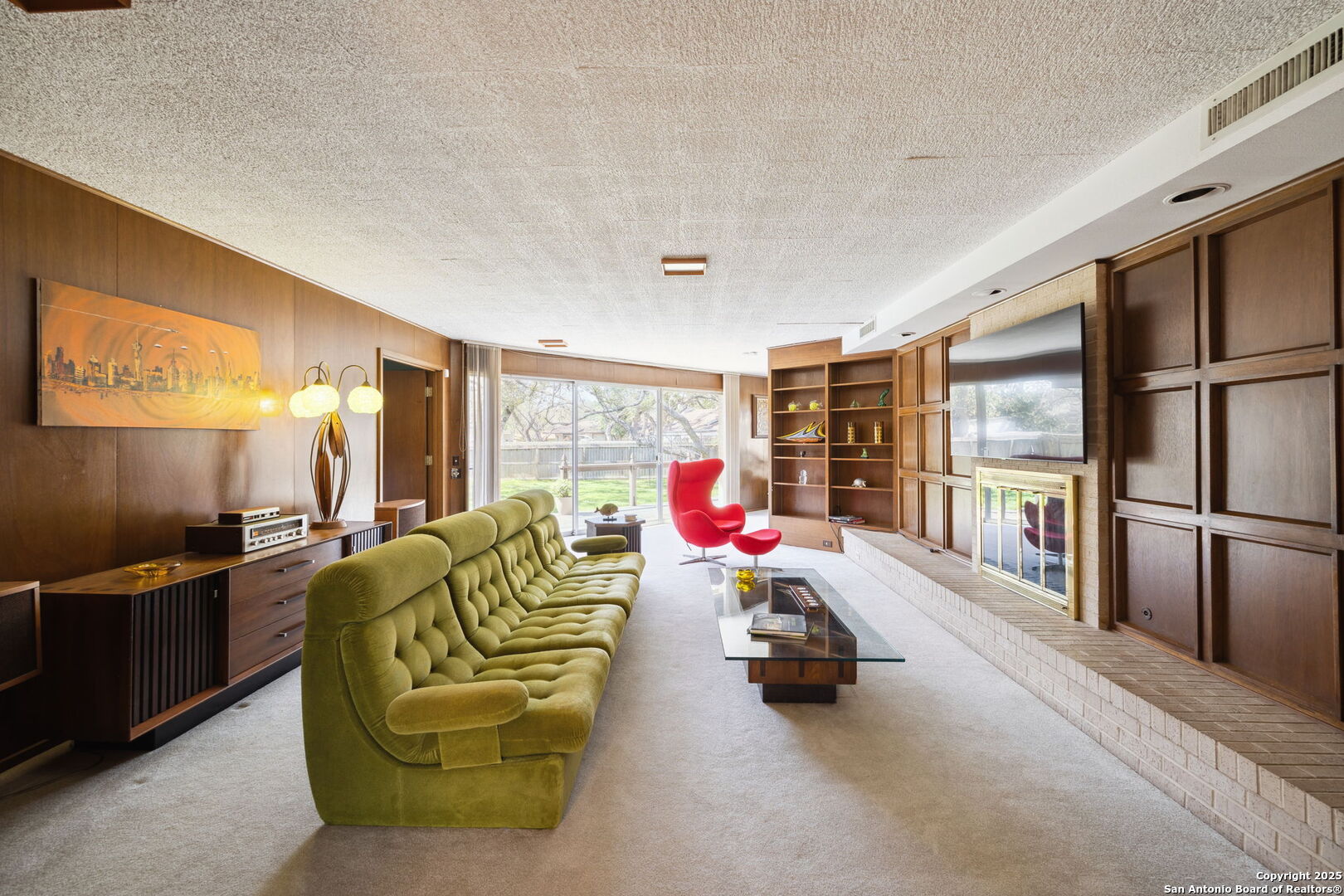 225 CAROLWOOD DR