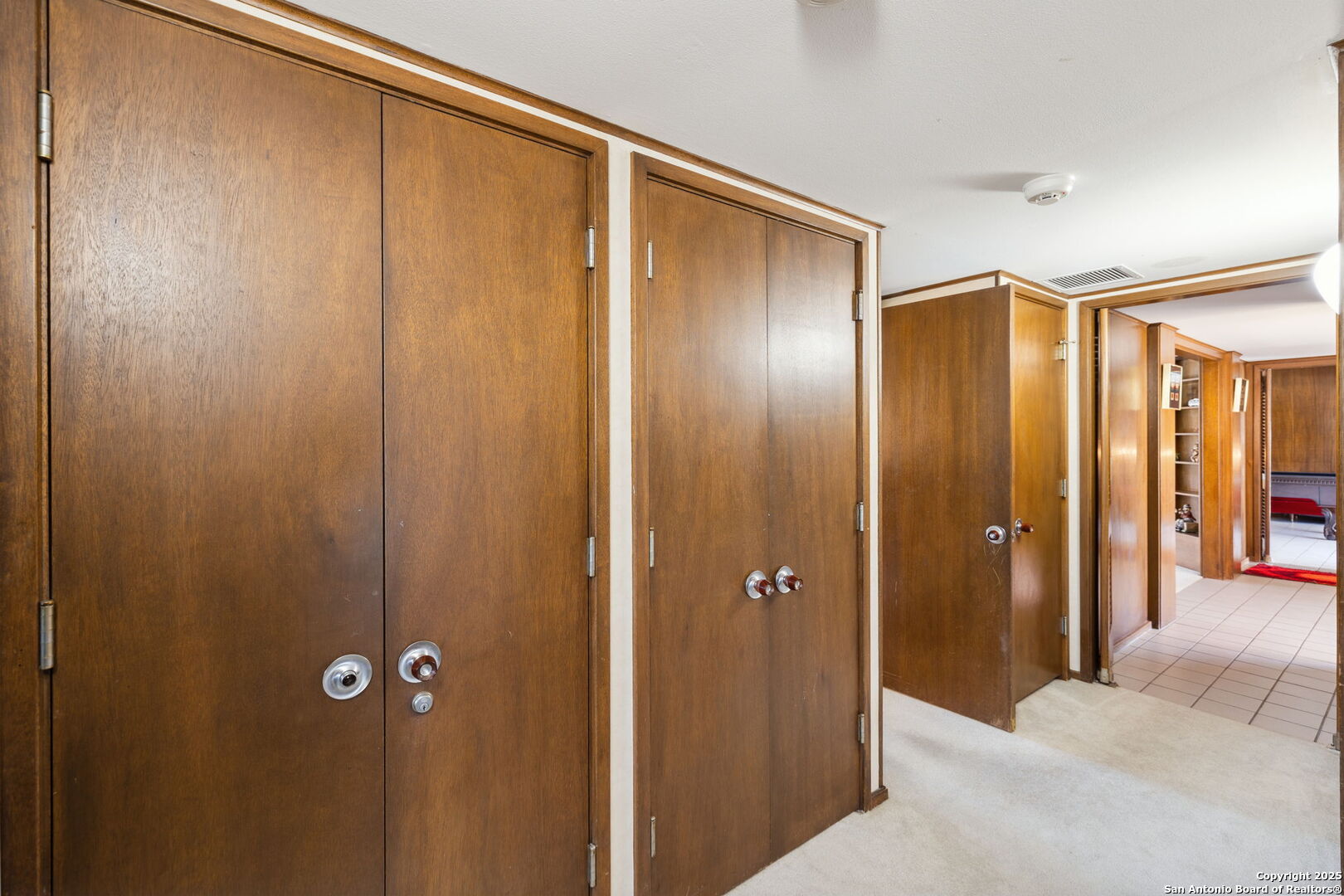 225 CAROLWOOD DR