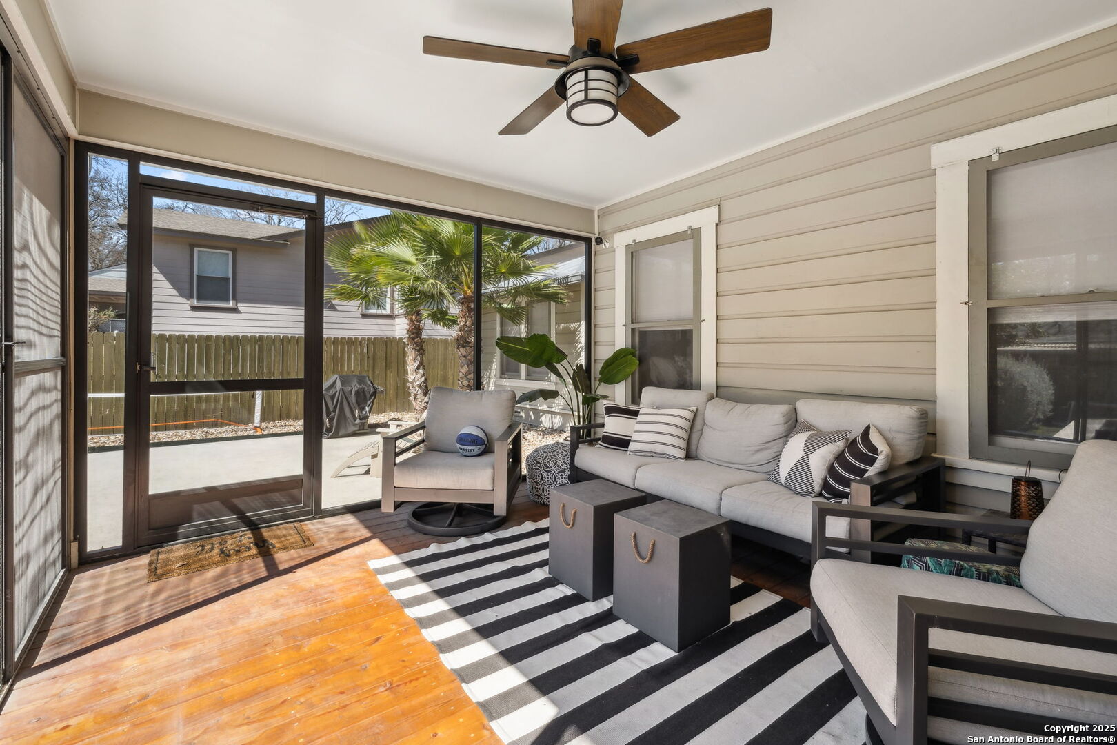 260 E Edgewood