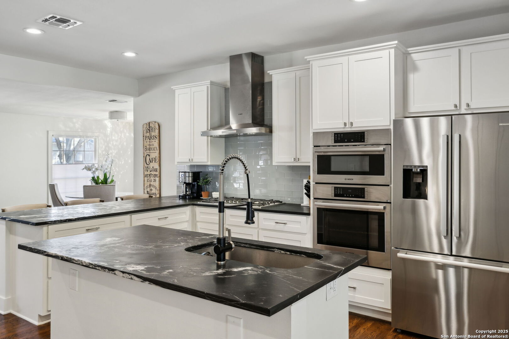 260 E Edgewood