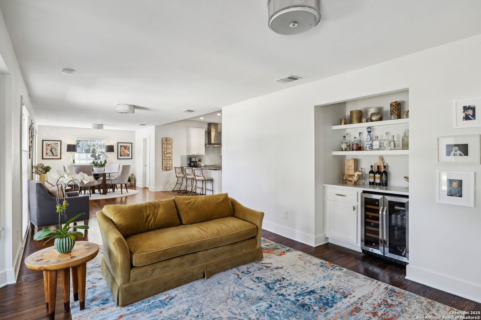260 E Edgewood