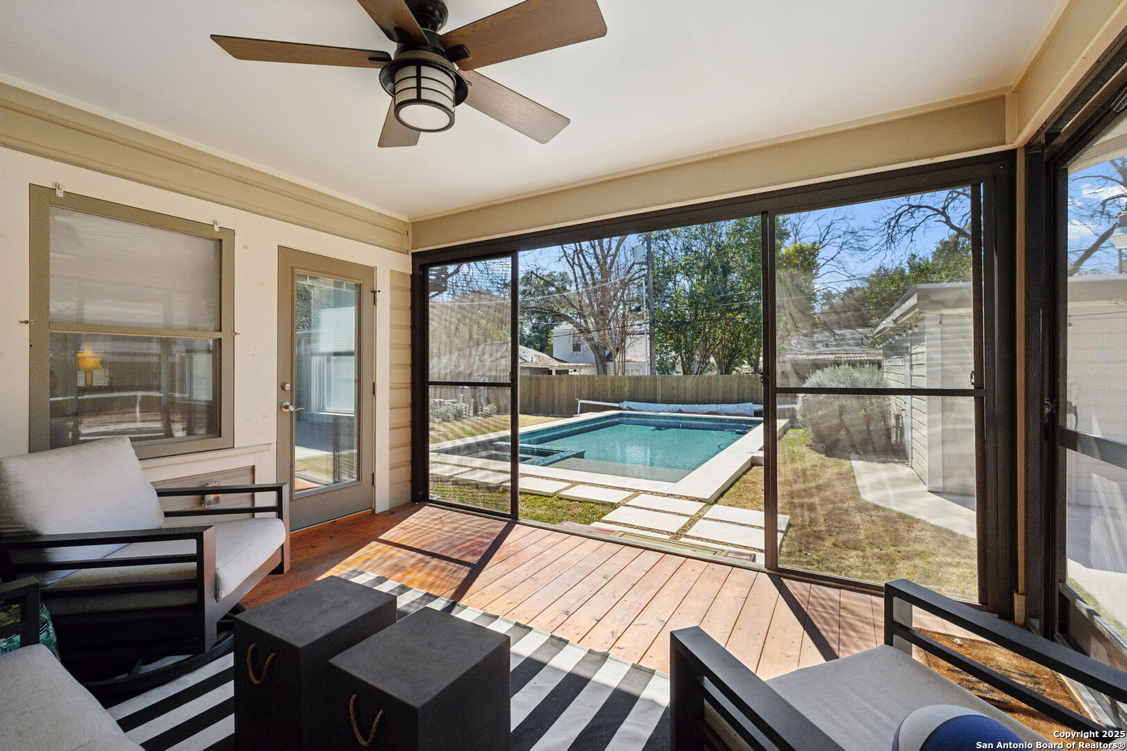 260 E Edgewood