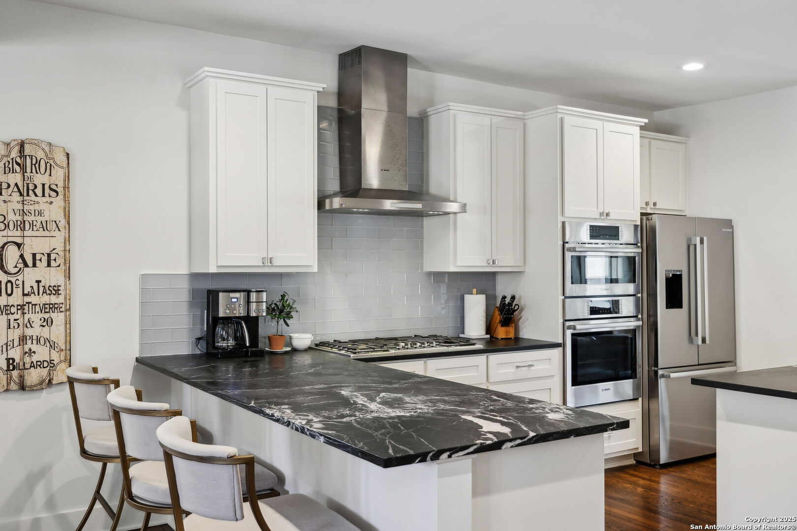 260 E Edgewood