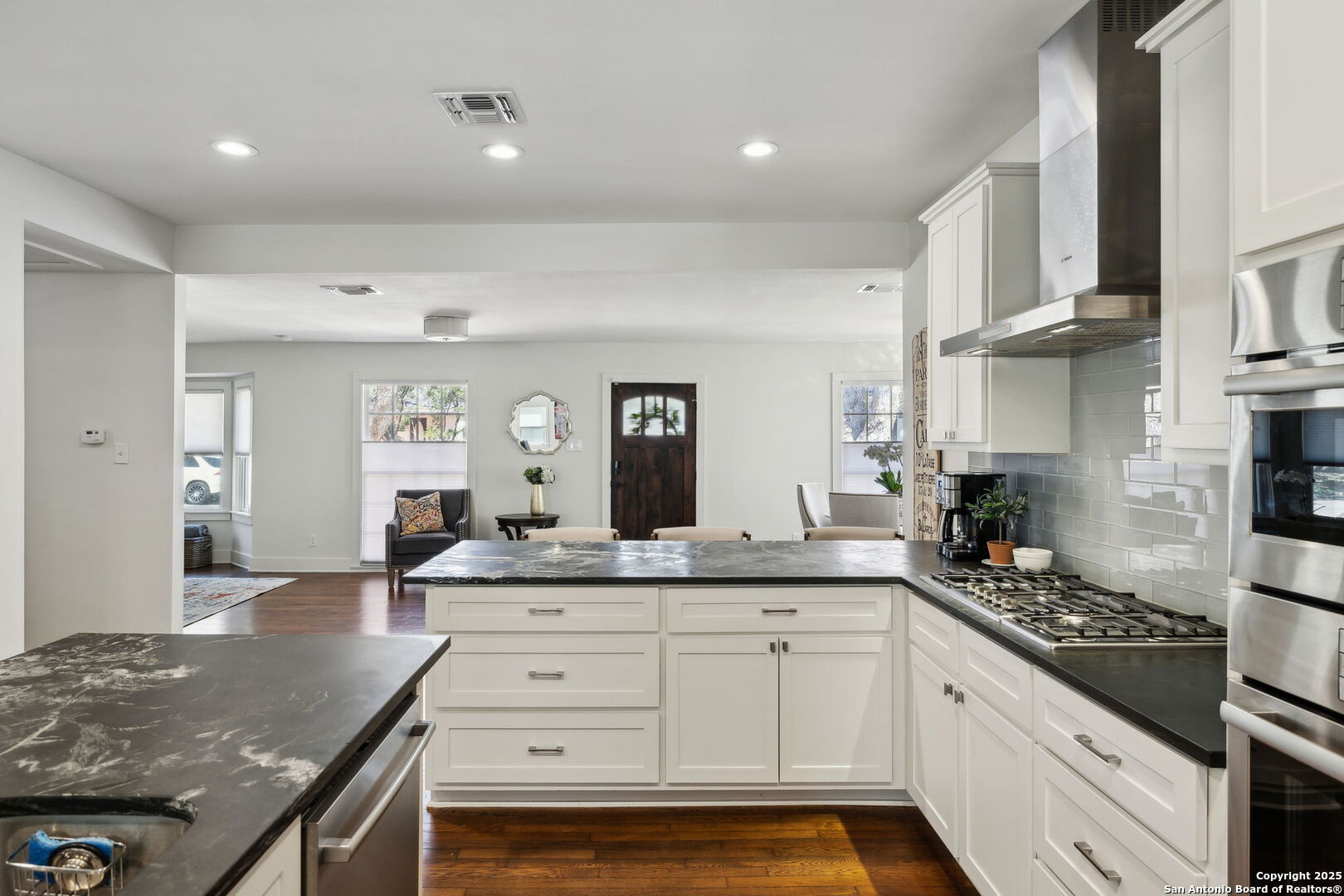 260 E Edgewood