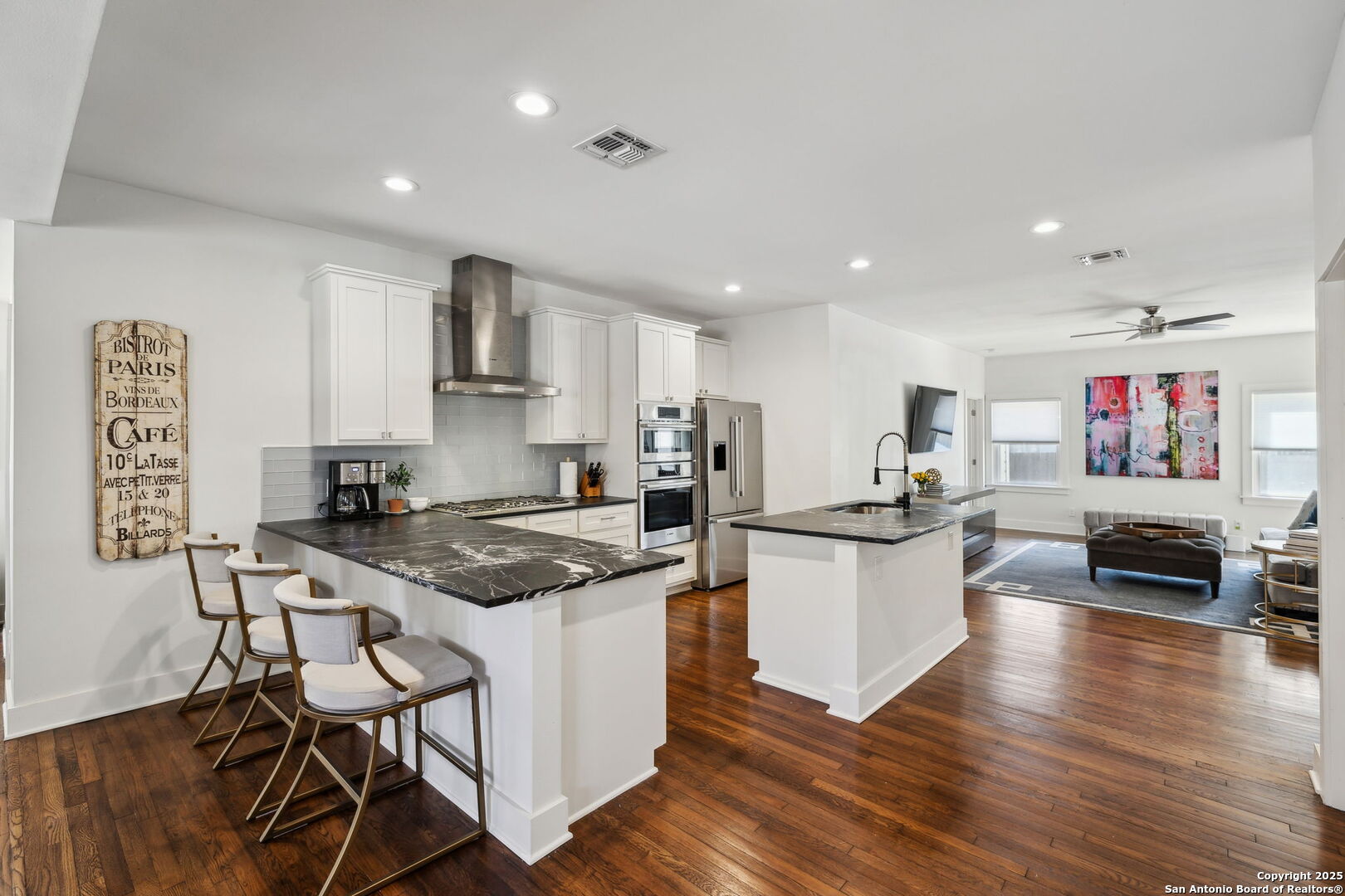 260 E Edgewood